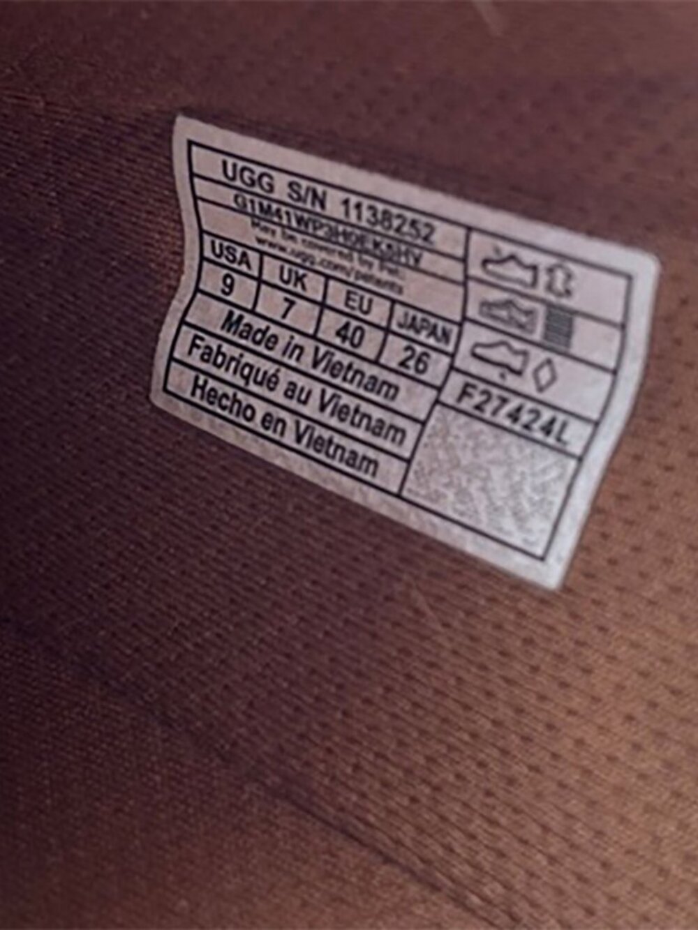 Women's UGG Goldenstar Clogs Chestnut Brown Suede Size 9 EUC! - Picture 12 of 12